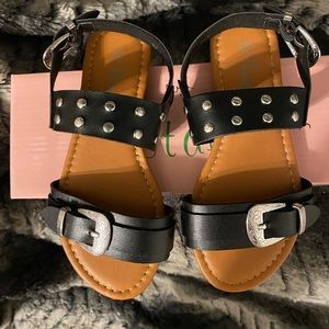 Petaluma Girls Sandals Size 11 NIB